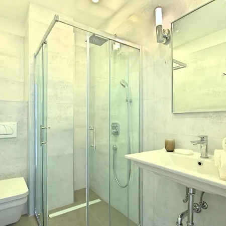 Paula For Max 8 Persons In The Countryside Near Porec With Pool Vrznaveri