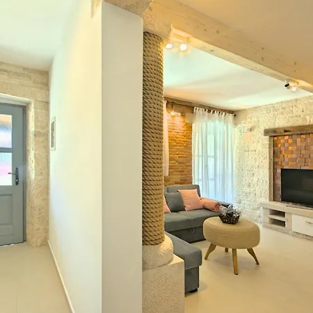 Paula For Max 8 Persons In The Countryside Near Porec With Pool Vila