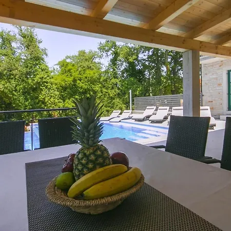 Paula For Max 8 Persons In The Countryside Near Porec With Pool *