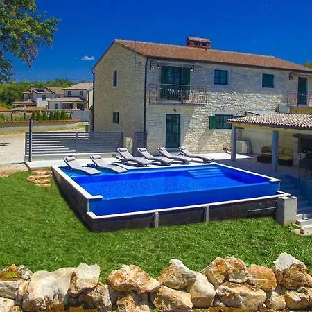 Paula For Max 8 Persons In The Countryside Near Porec With Pool Vila *